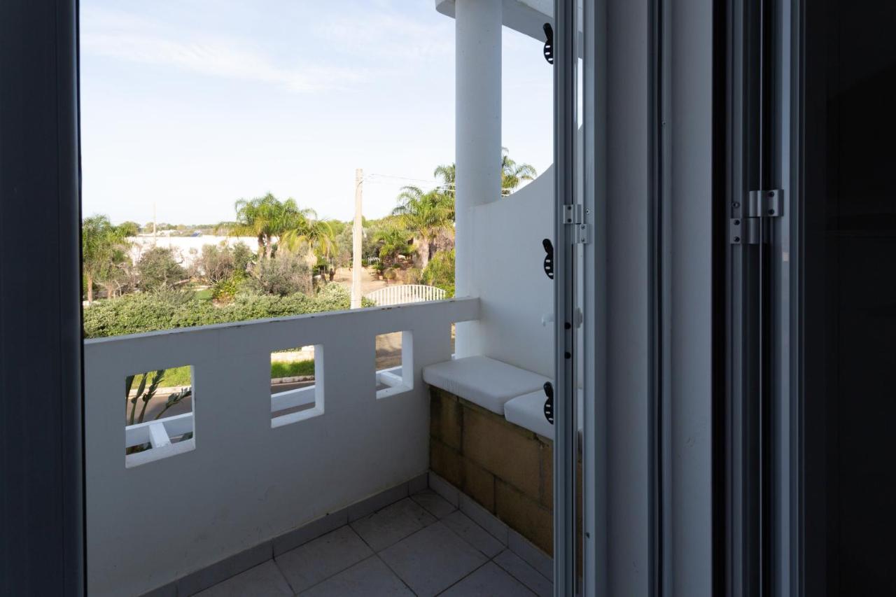 Apartamento Bilocale Climatizzato Con Vista Panoramica Ugento Exterior foto