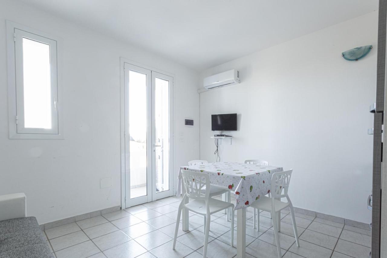 Apartamento Bilocale Climatizzato Con Vista Panoramica Ugento Exterior foto